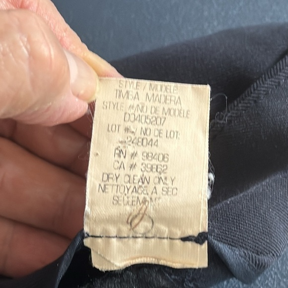 Theory Tapered Leg Pant Women's 00 Black Lightweight Mid Rise Inseam 26.5" EUC - Picture 9 of 11